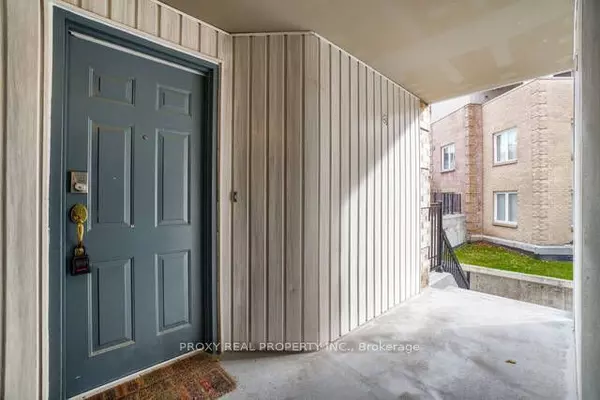 Richmond Hill, ON L4C 0H9,75 Weldrick RD E #829