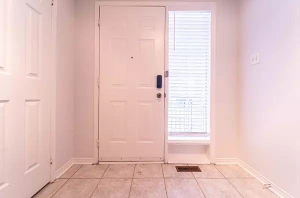 Mississauga, ON L5B 4L5,199 Hillcrest AVE #26