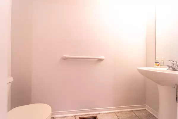 Mississauga, ON L5B 4L5,199 Hillcrest AVE #26