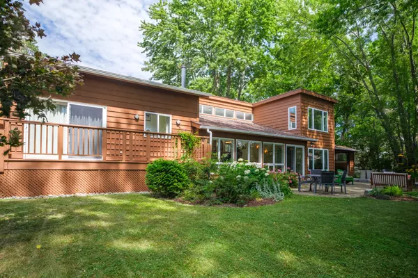 Greater Napanee, ON K7R 3K7,26 Sunset LN
