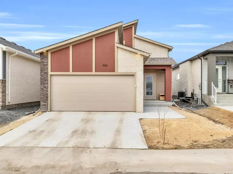 905 Vaughan AVE, Selkirk, MB R1A 4N4
