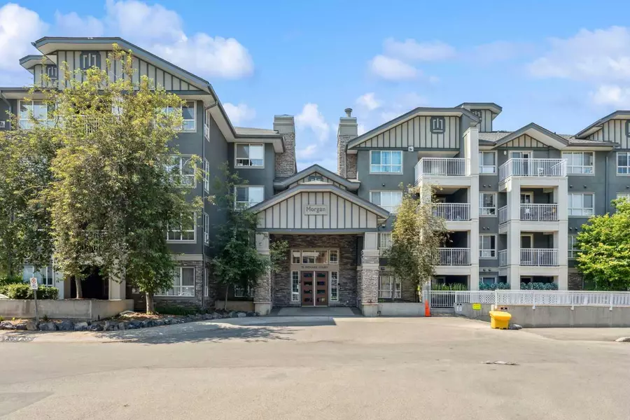 35 Richard CT Southwest #340, Calgary, AB T3E7N9