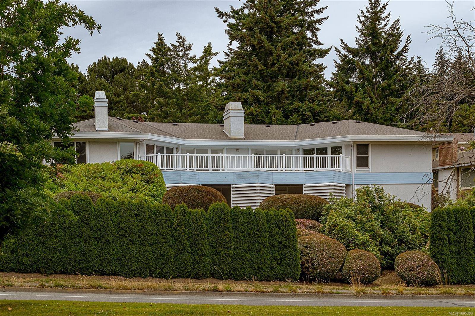 4569 Boulderwood Dr, Saanich, BC V8Y 3A5