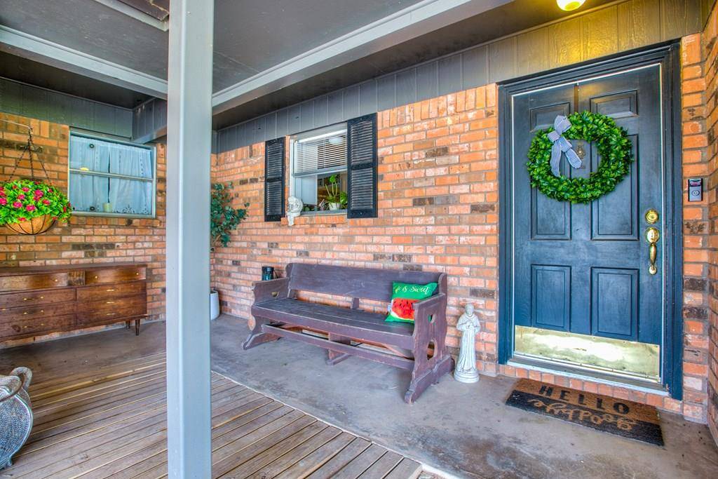 105 Sargent Ave, Ballinger, TX 76821