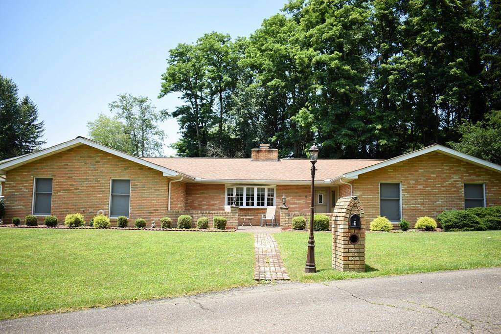 6 Lakeview Drive, Wheeling, WV 26003