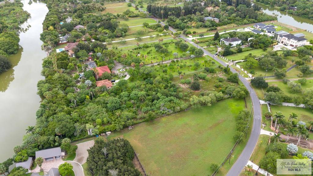 Brownsville, TX 78521,515 ACACIA LAKE DR.
