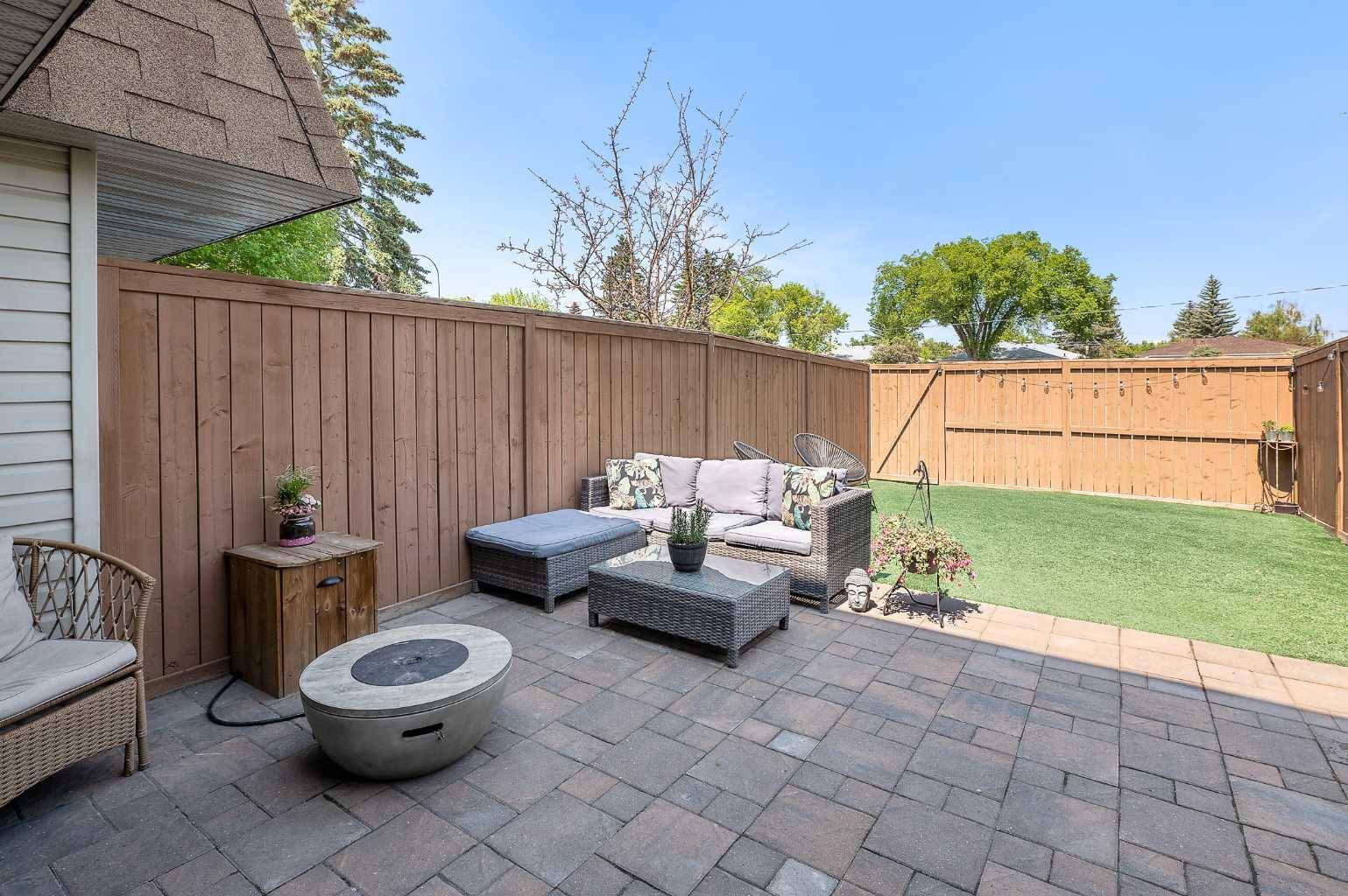 4407 Bow TRL Southwest, Calgary, AB T3C 2G3