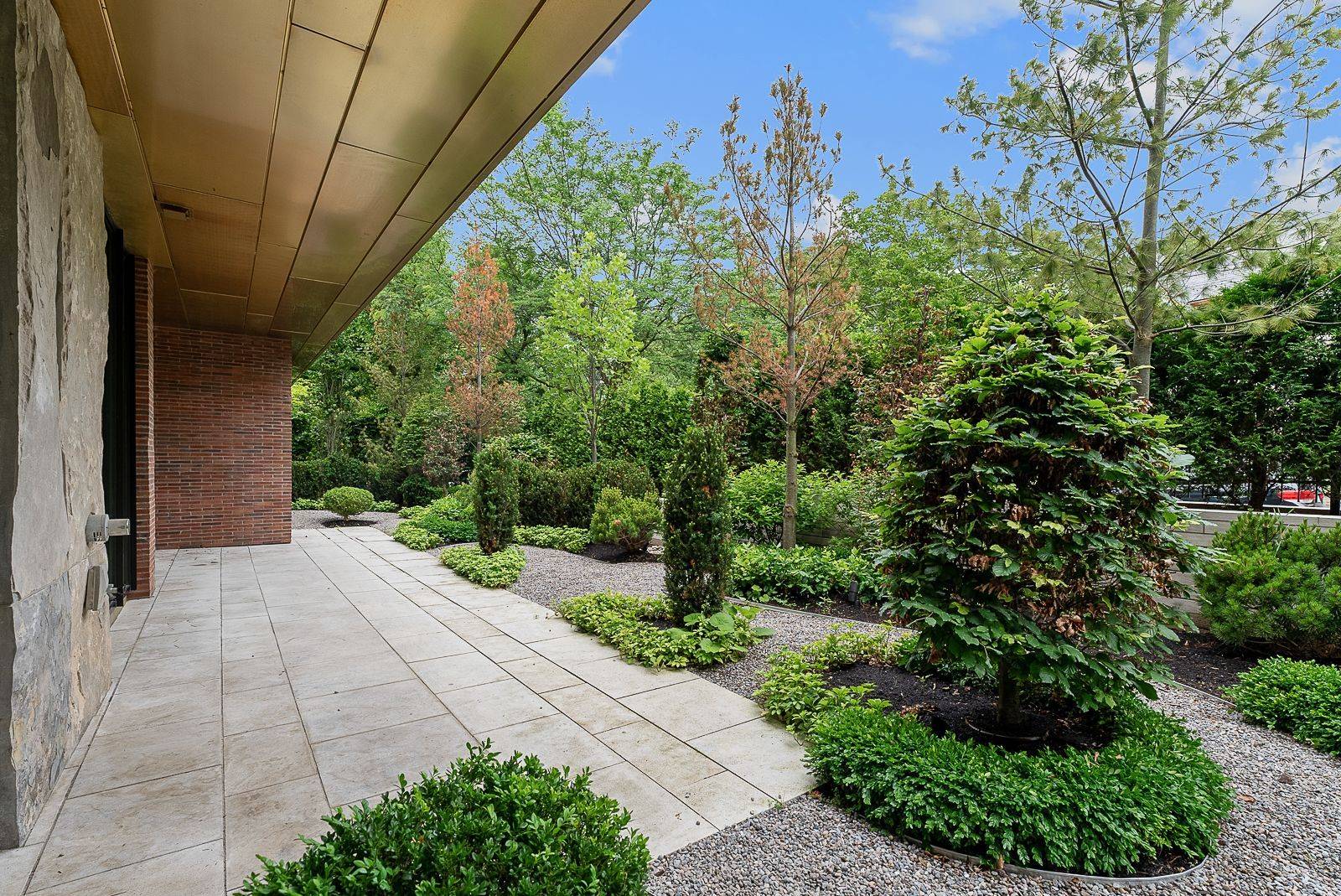 7 Dale AVE #102, Toronto C09, ON M4W 1K2