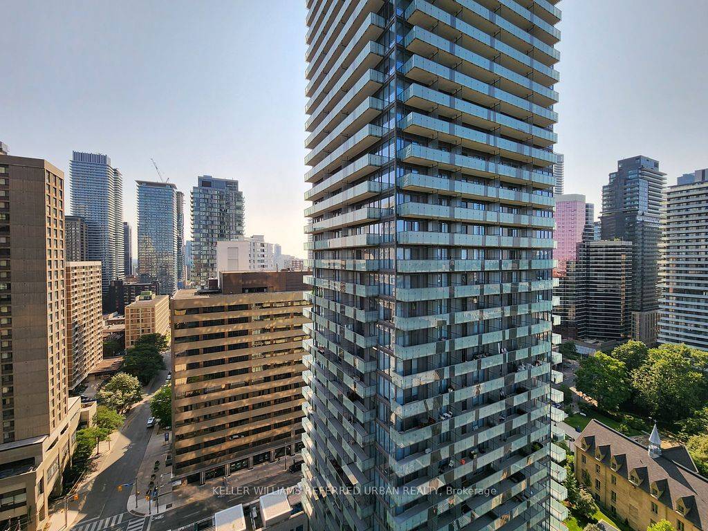 65 St Mary ST #2010, Toronto C01, ON M5S 0A6