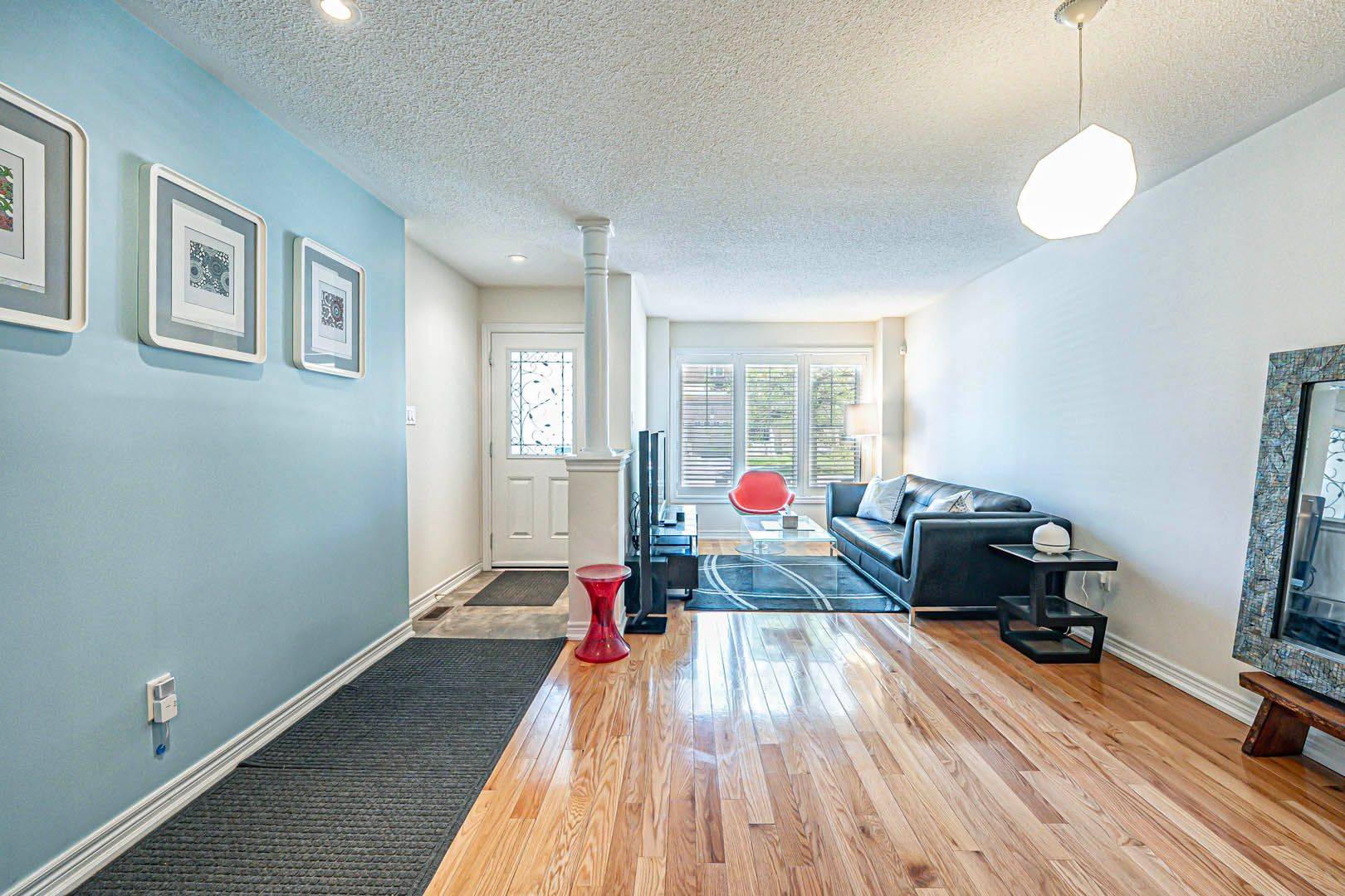 Richmond Hill, ON L4E 0L5,28 Yang ST