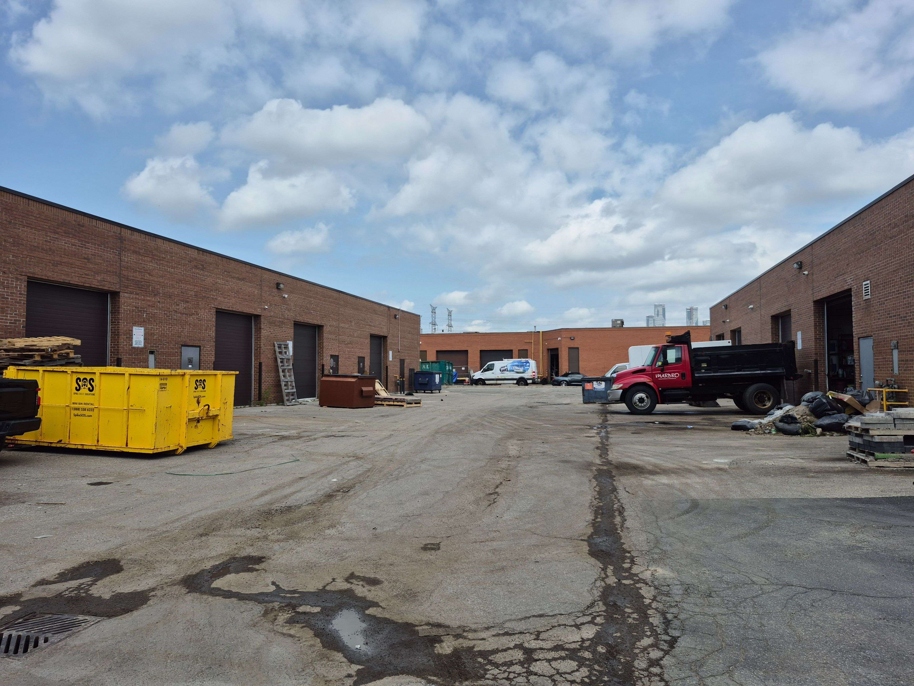 Vaughan, ON L4K 2Y2,3280 Steeles AVE W #8-10