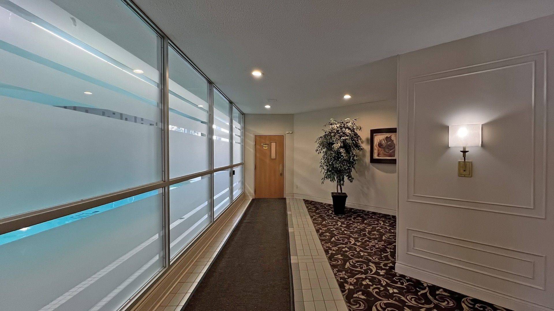 Richmond Hill, ON L4C 8T4,326 Major Mackenzie DR E #414