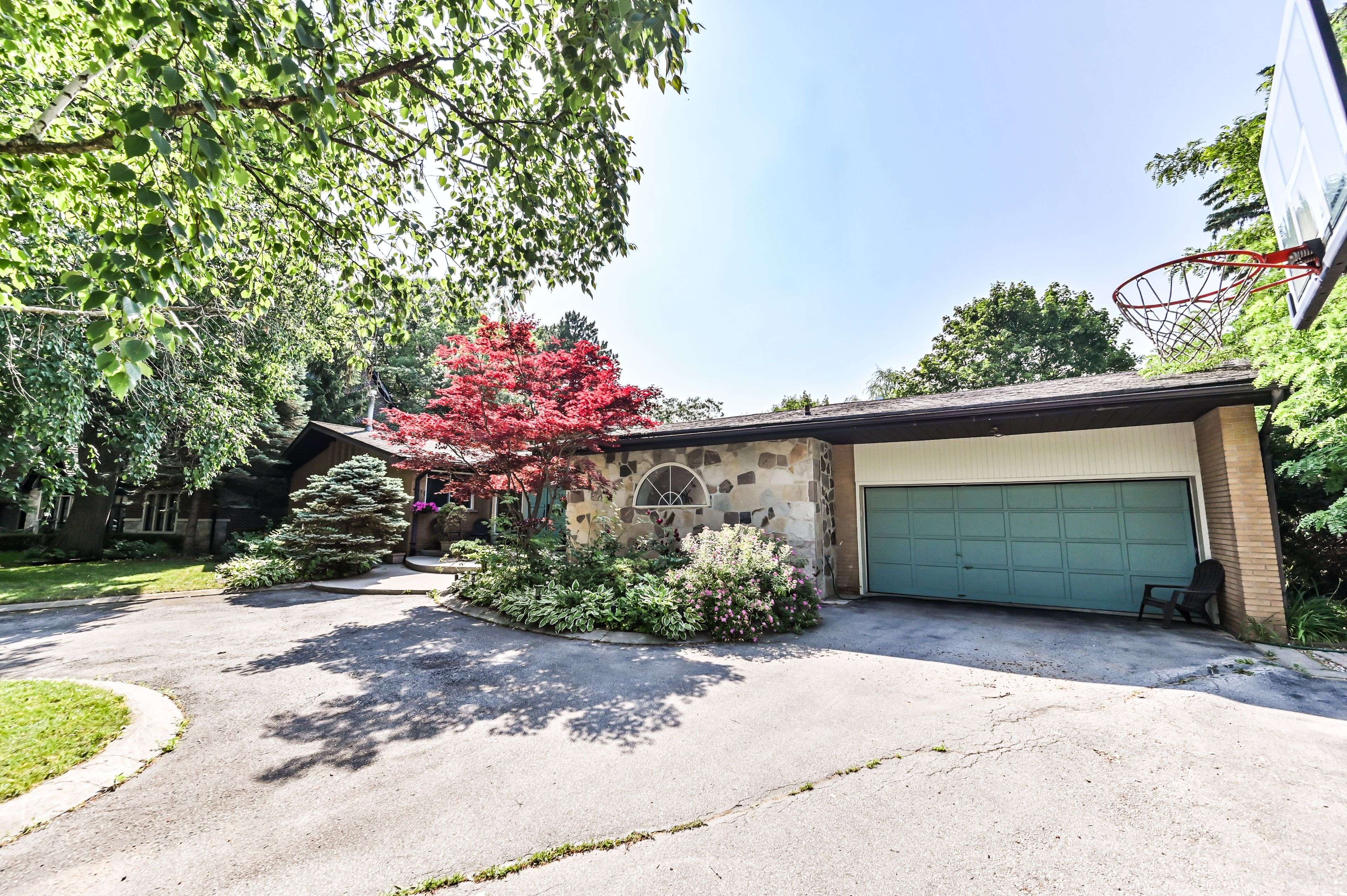 130 Monsheen DR, Vaughan, ON L4L 2E7