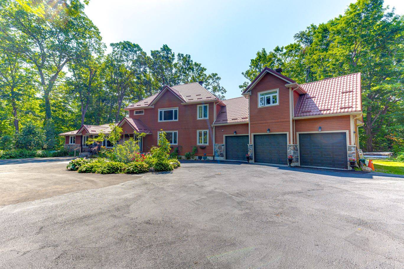 1075 Big Bay Point RD, Barrie, ON L9J 0A2