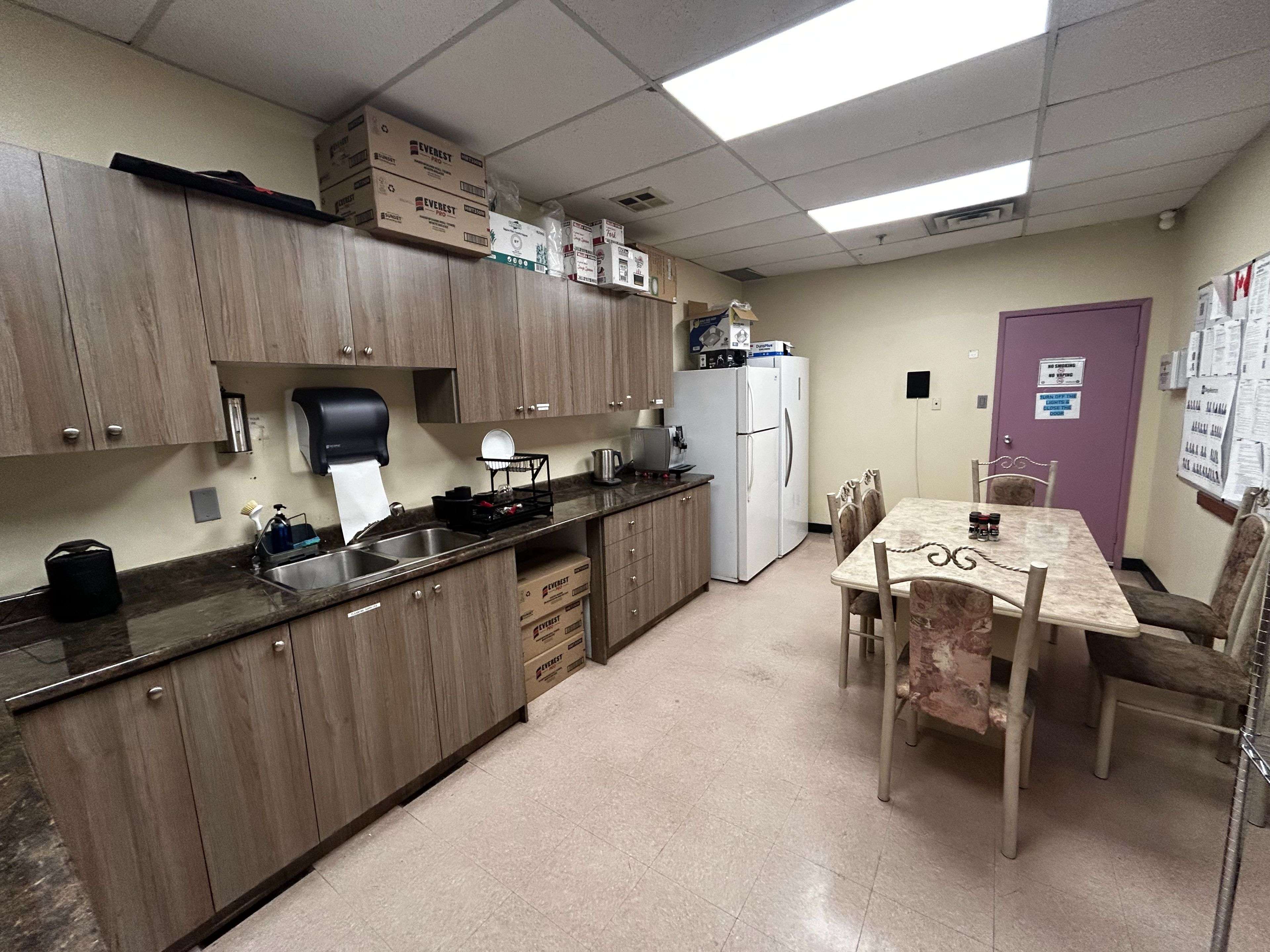 Mississauga, ON L5S 1V3,2430 Lucknow DR ## 14-17