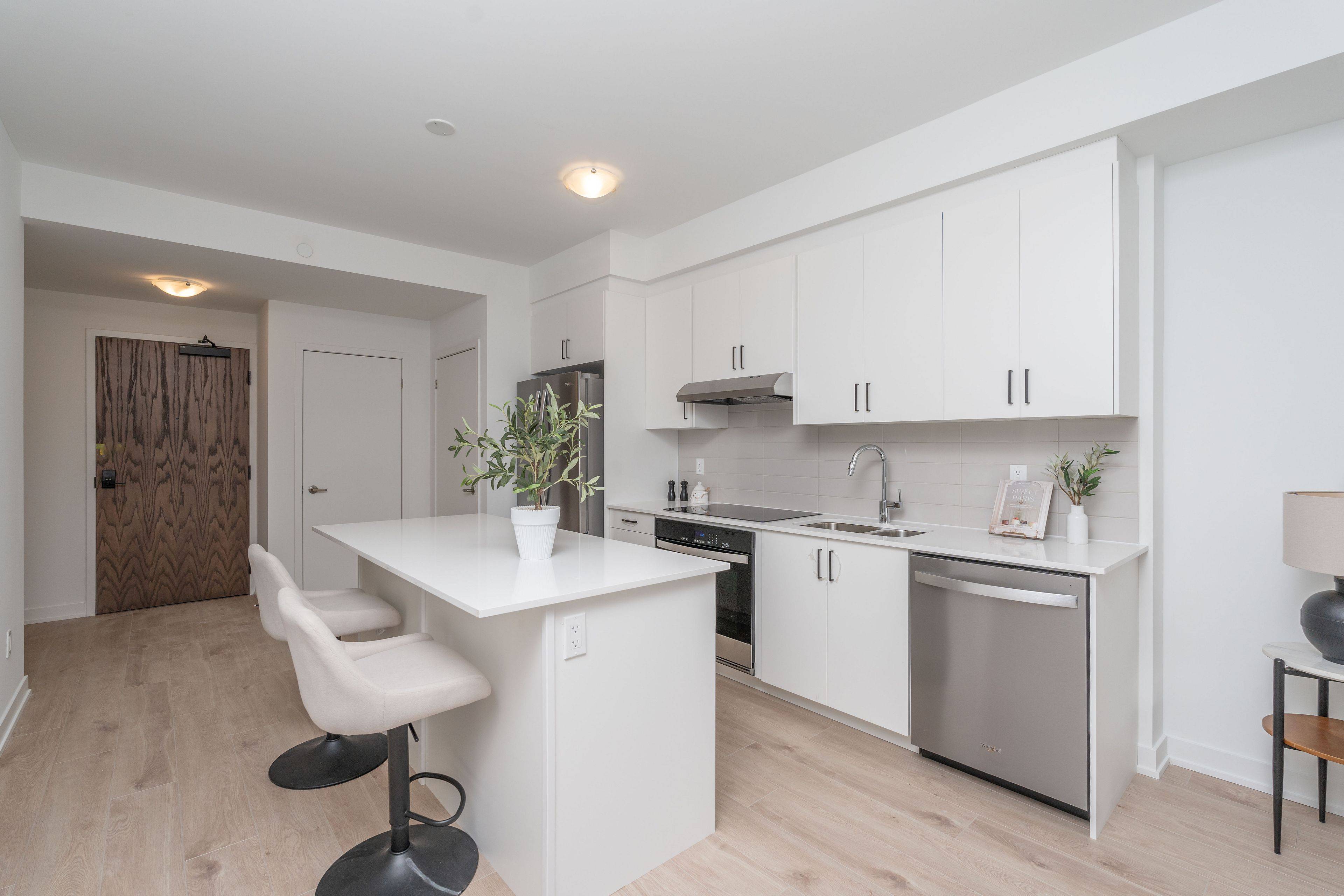 Mississauga, ON L5J 0A2,1035 Southdown RD #606