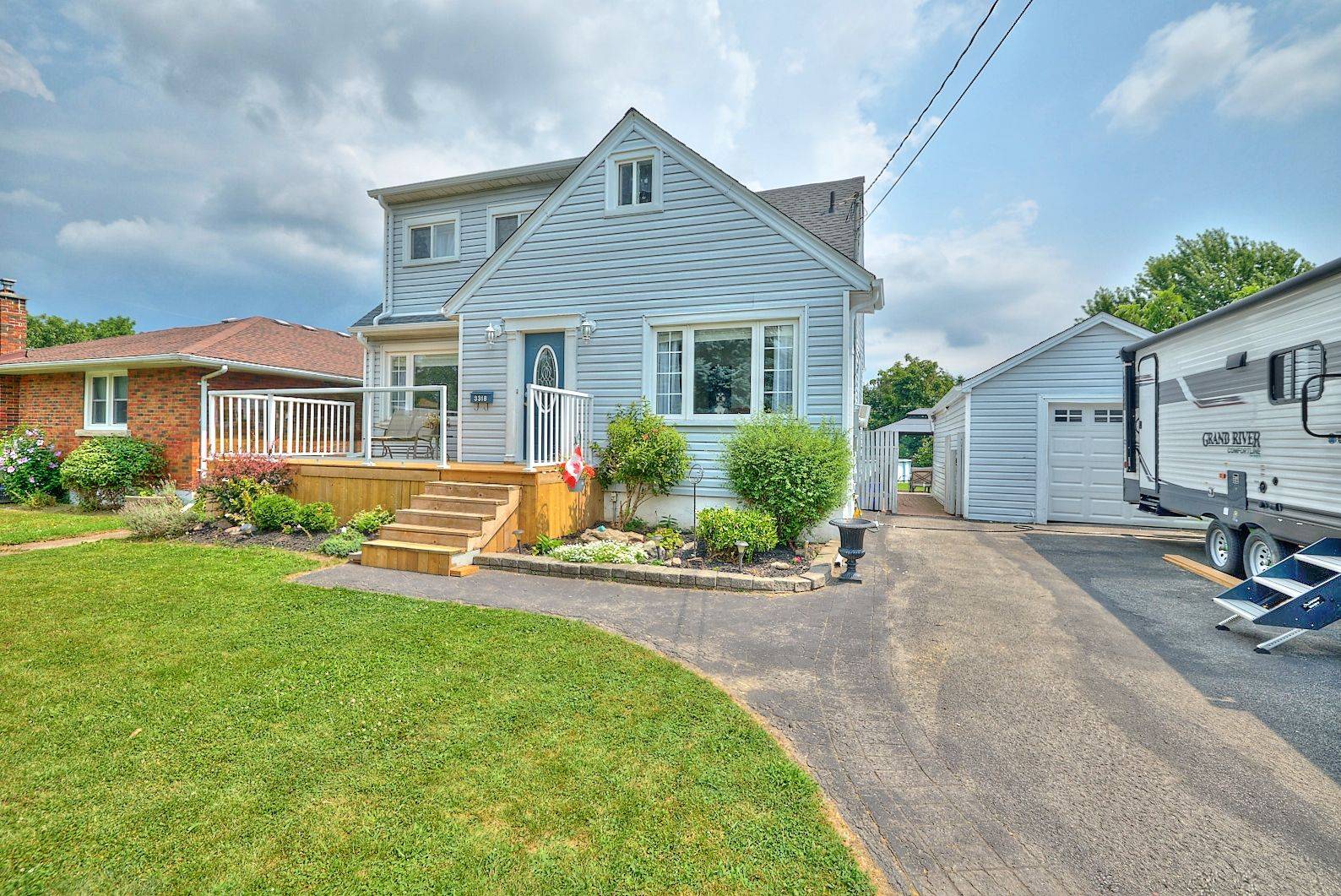 3318 Sinnicks AVE, Niagara Falls, ON L2J 2G3