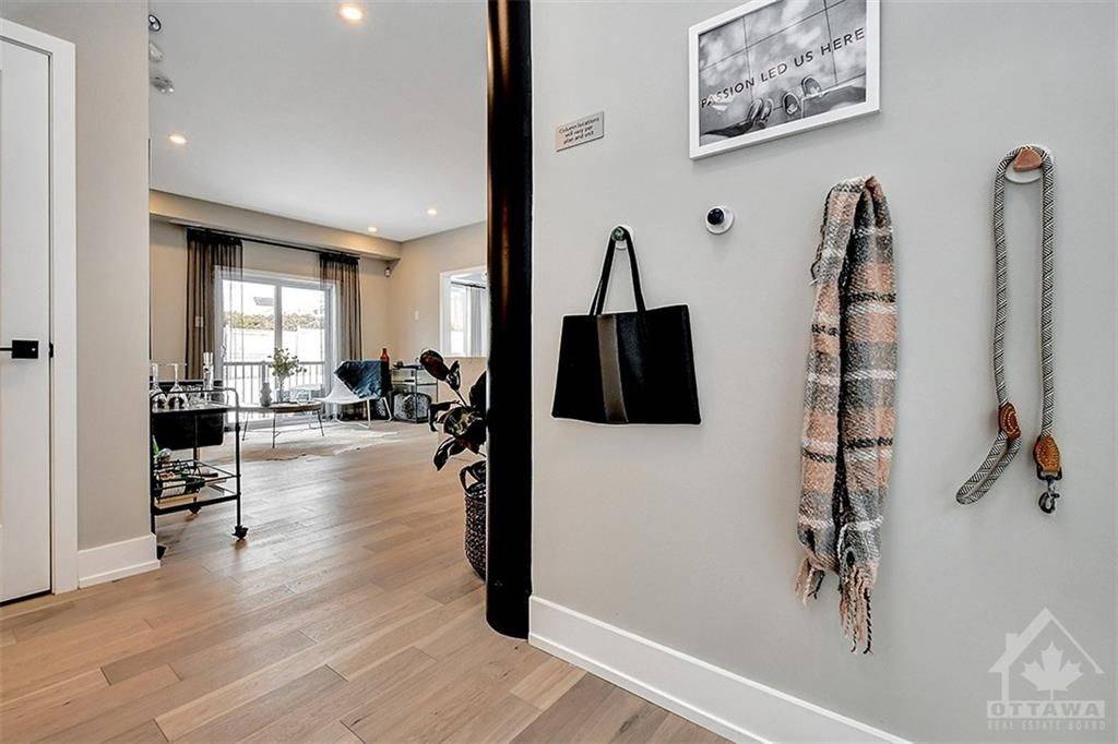 Orleans - Cumberland And Area, ON K4A 0M7,3600 BRIAN COBURN BLVD #2202
