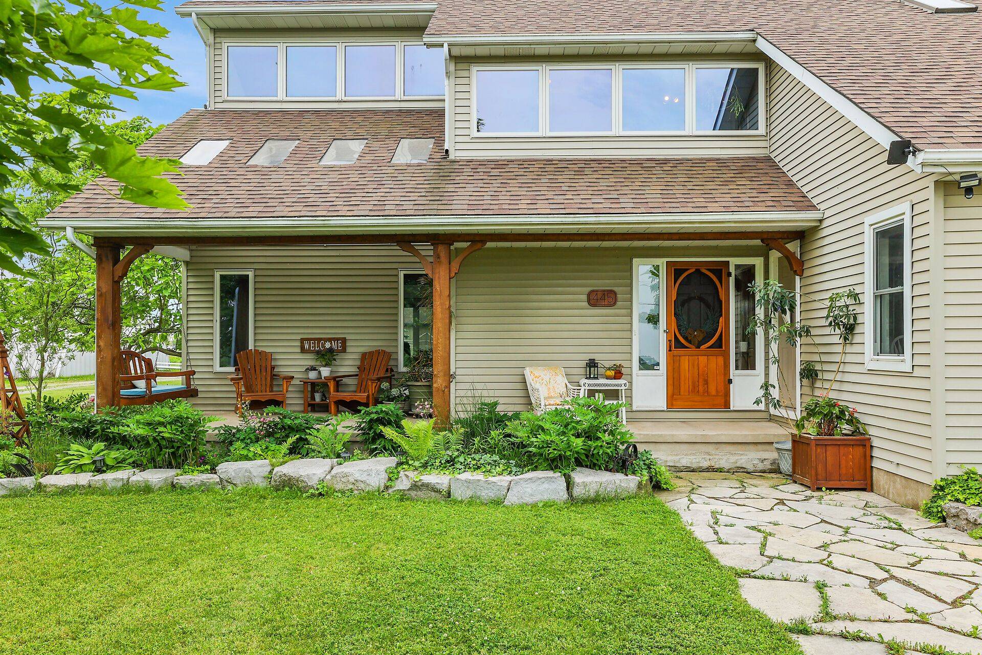 Niagara-on-the-lake, ON L0S 1J0,445 QUEENSTON RD