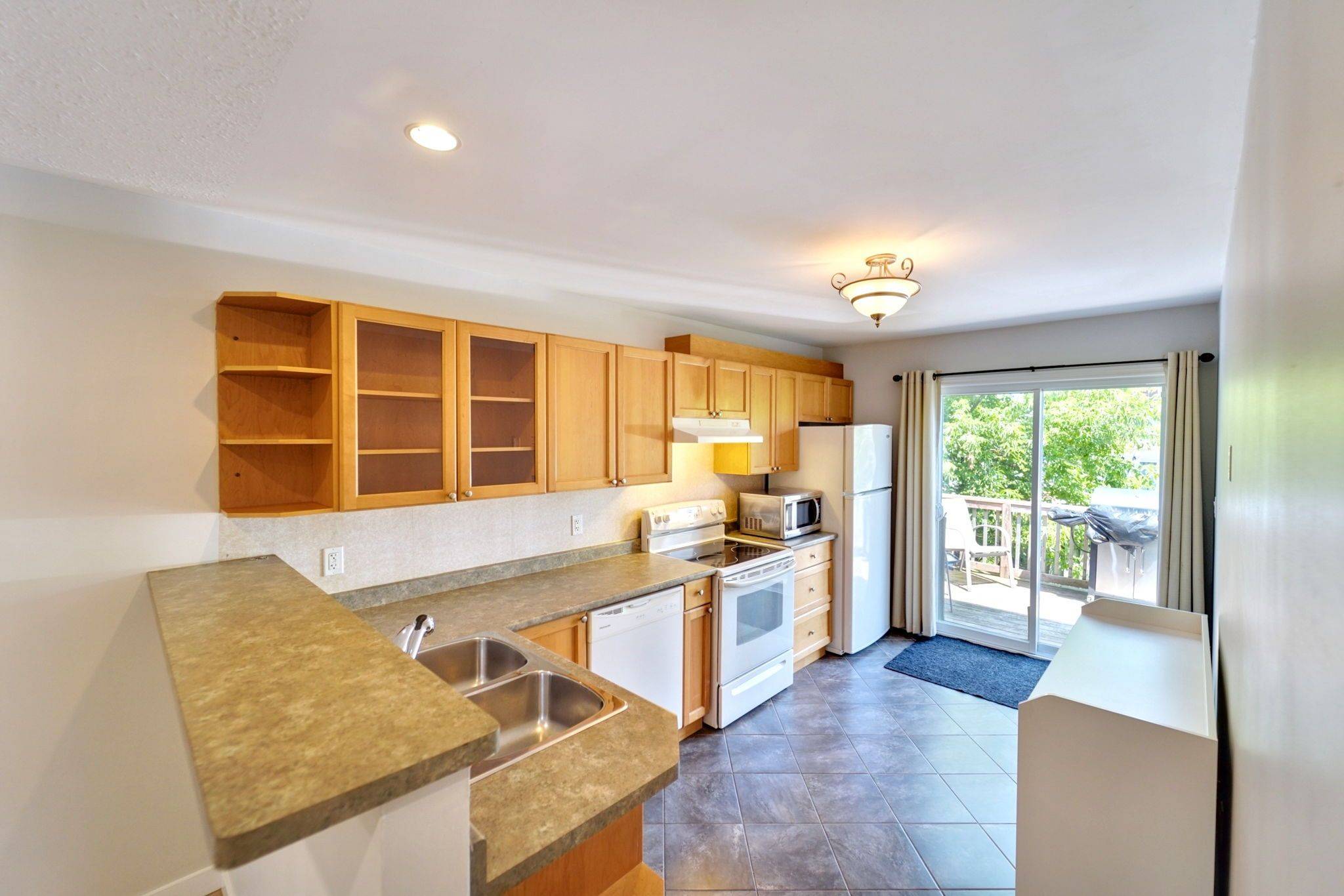 St. Catharines, ON L2S 1J2,30 Josephine ST #UPPER