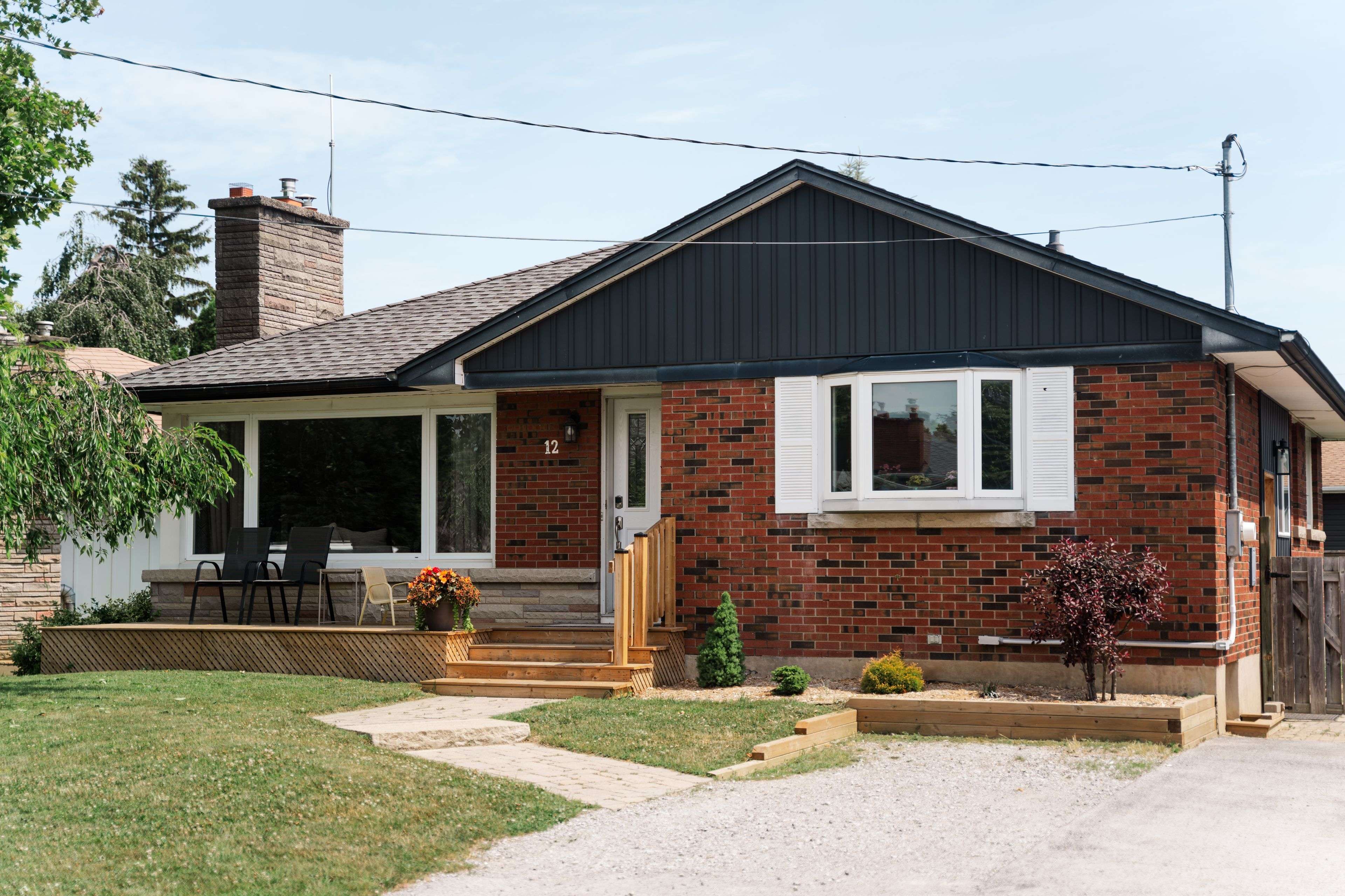 12 Mackie ST, St. Catharines, ON L2N 5N5