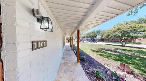 Dallas, TX 75229,11015 Beauty Lane