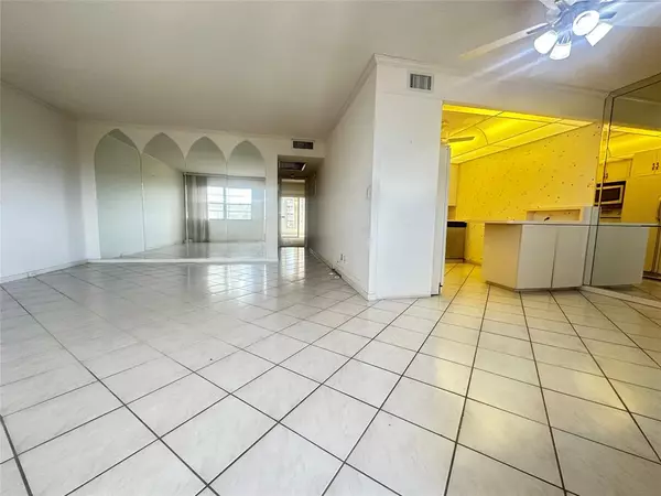 Deerfield Beach, FL 33442,451 Keswick C #451
