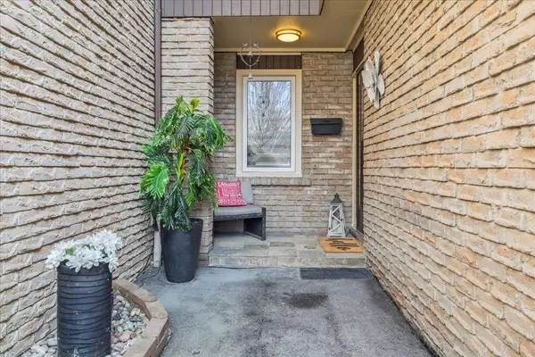 Burlington, ON L7P 3M3,2301 Cavendish DR #150