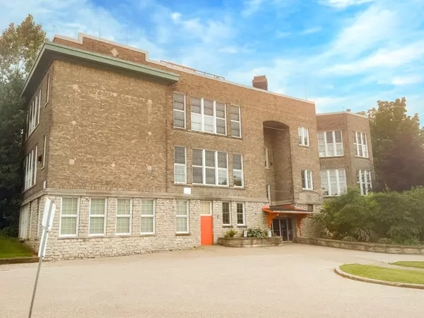 London South, ON N6J 4G5,21 Wharncliffe RD S