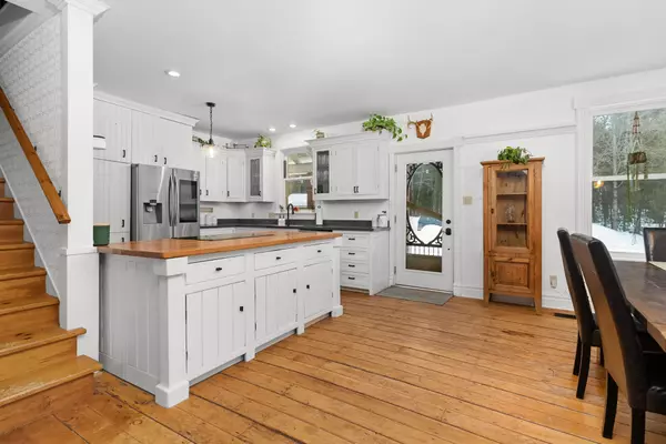 Muskoka Lakes, ON P1L 1X4,1236 Butter & Egg RD