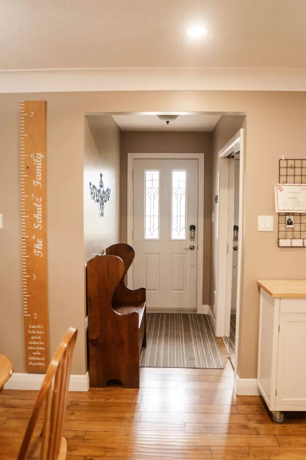 St. Catharines, ON L2N 5N5,12 Mackie ST