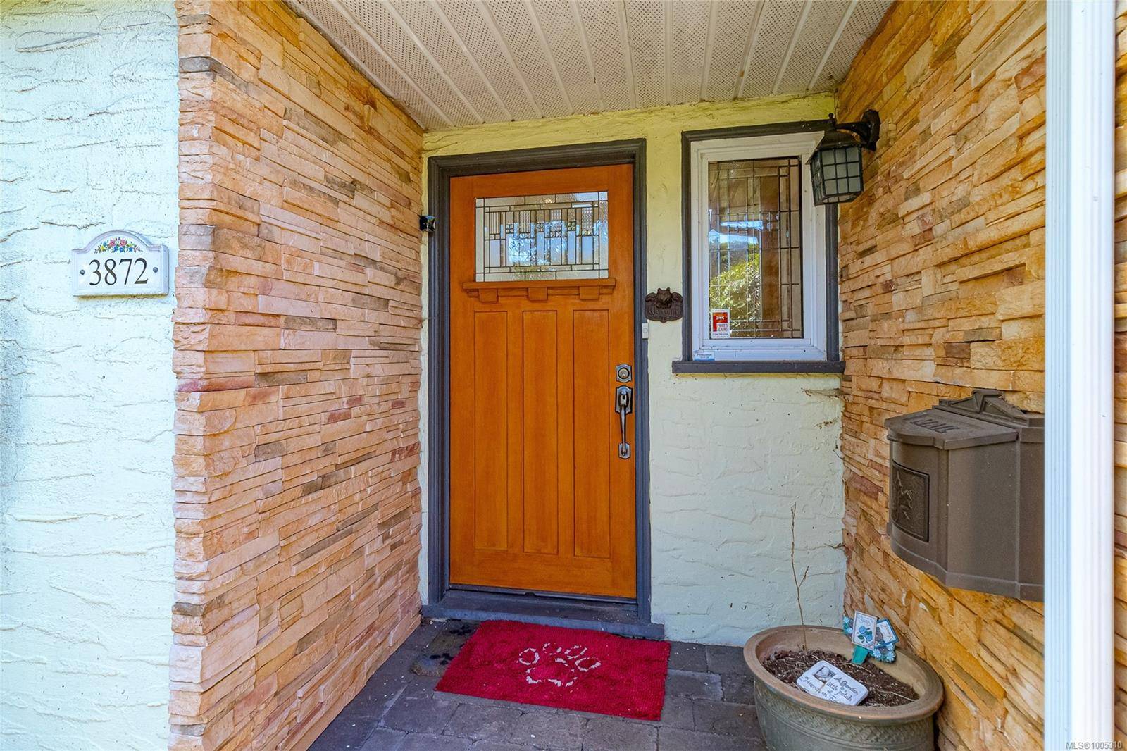 Saanich, BC V8Z 4C7,3872 Carey Rd