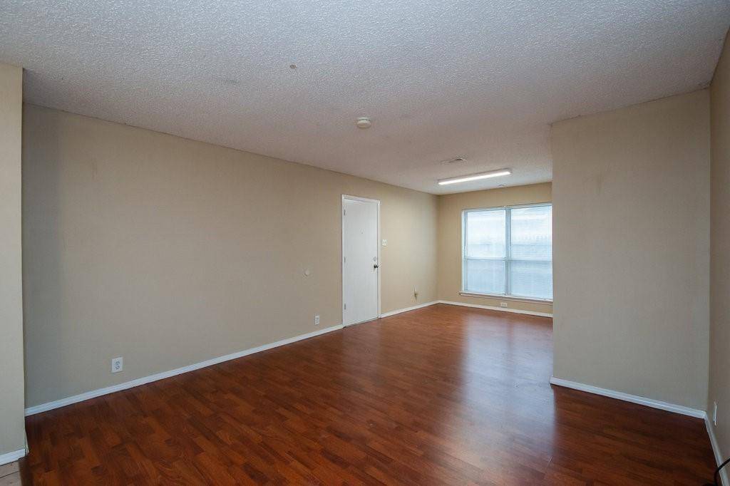 Arlington, TX 76014,704 Thomas Chapel Drive