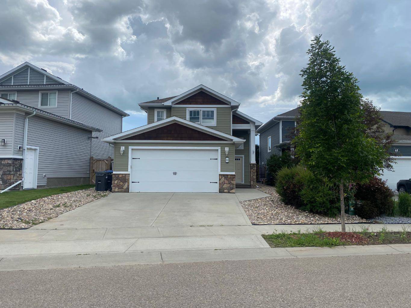 62 Reynolds RD, Sylvan Lake, AB T4S0L8