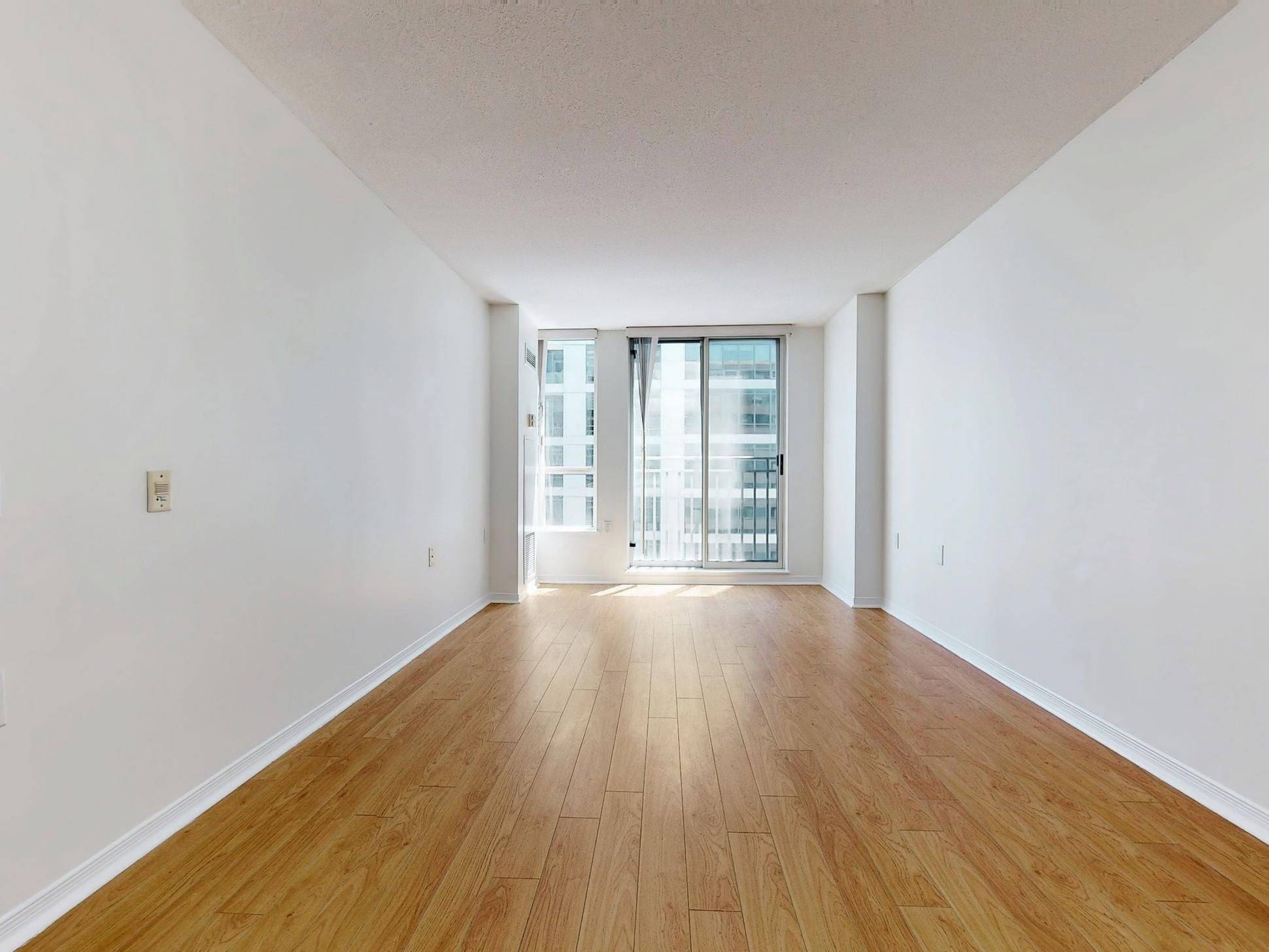 Toronto C09, ON M4W 1H4,388 Bloor ST E #1607