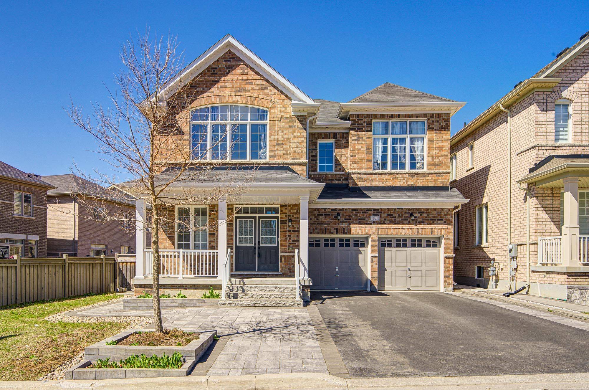12 Rothwell ST, Aurora, ON L4G 0V6