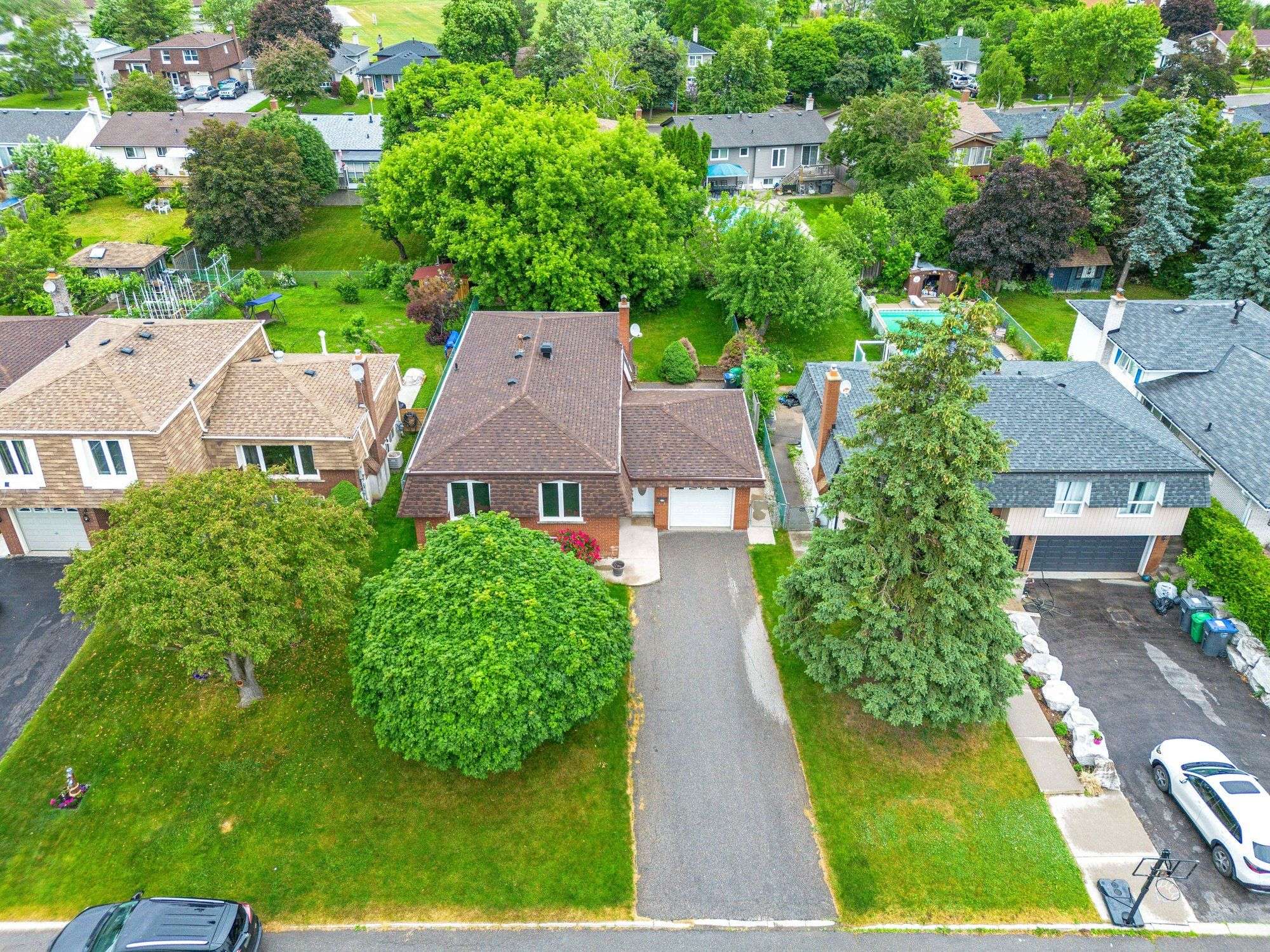 37 Grassmere CRES, Brampton, ON L6S 1C9