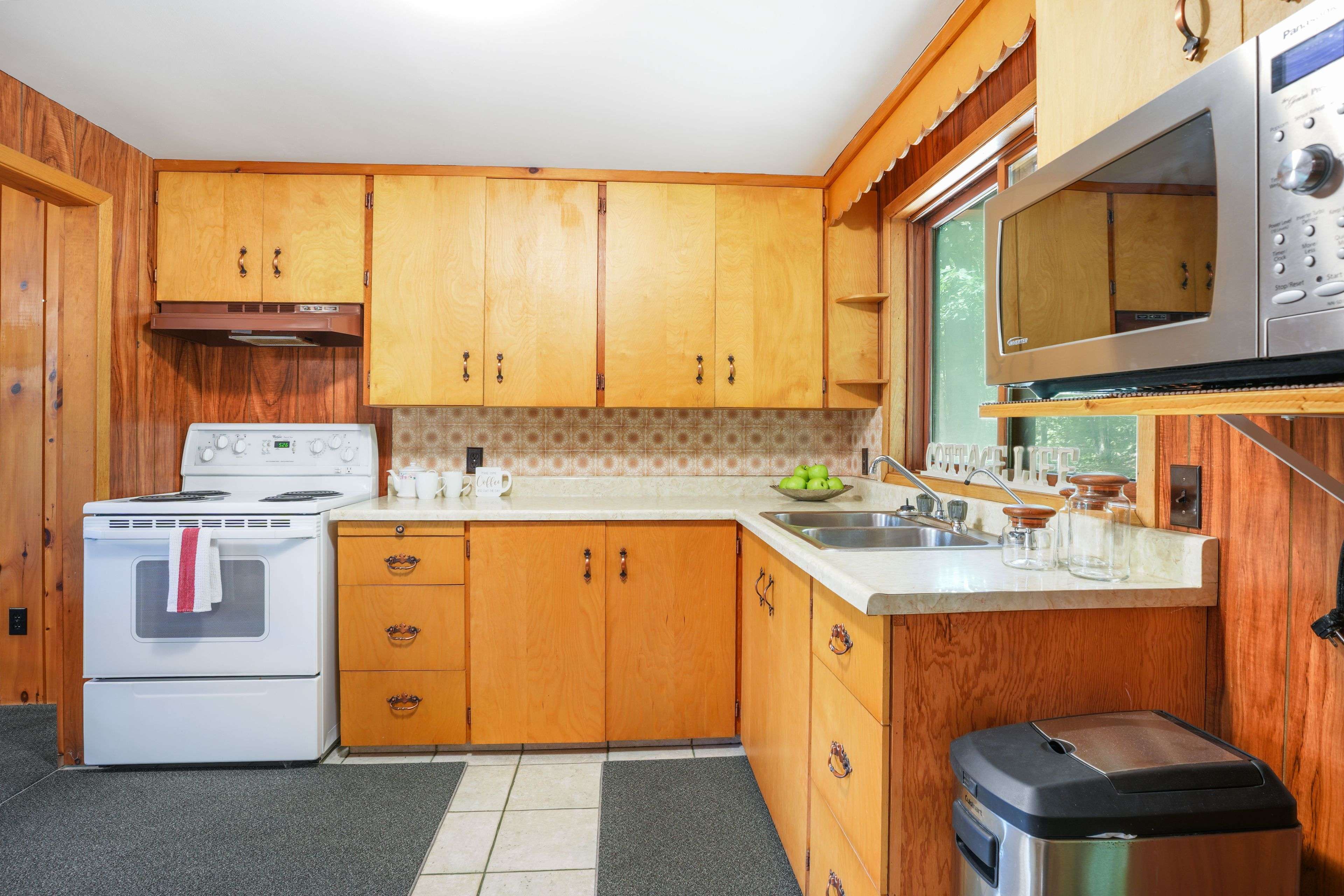 North Kawartha, ON K0L 1A0,71 Quail LN