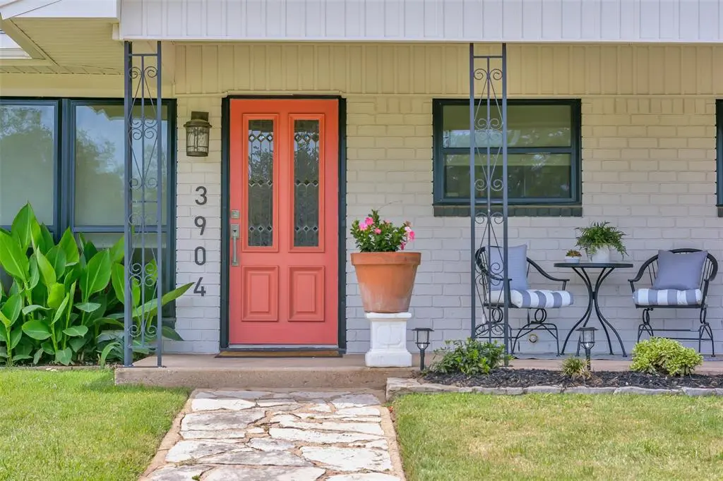 De Cordova, TX 76049,3904 Crescent Drive