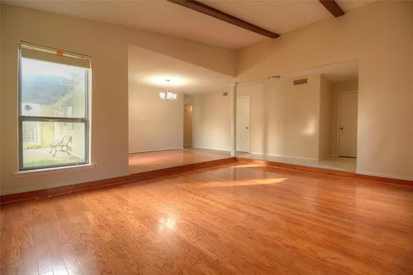 Arlington, TX 76006,1906 San Saba Lane