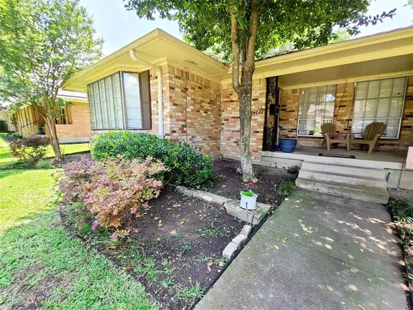 Dallas, TX 75214,7549 Brentcove Circle