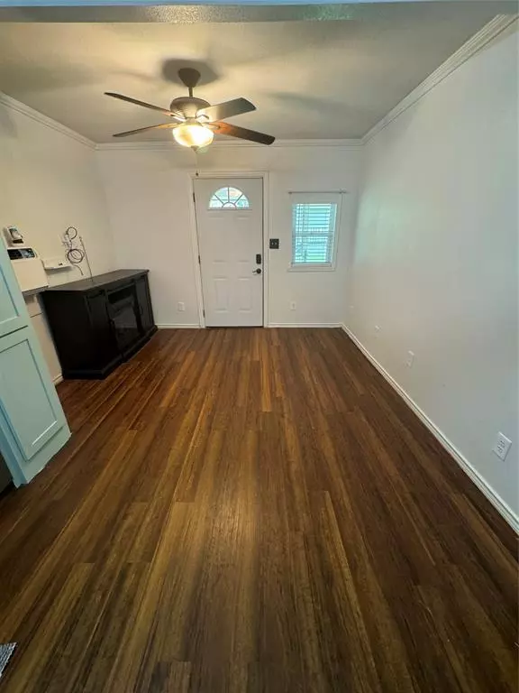 Edgewood, TX 75117,406 S Austin Street #A