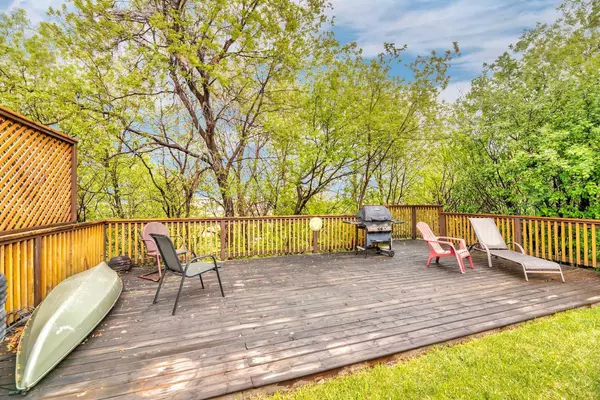 Calgary, AB T3C 2H6,514 Scarboro AVE SW