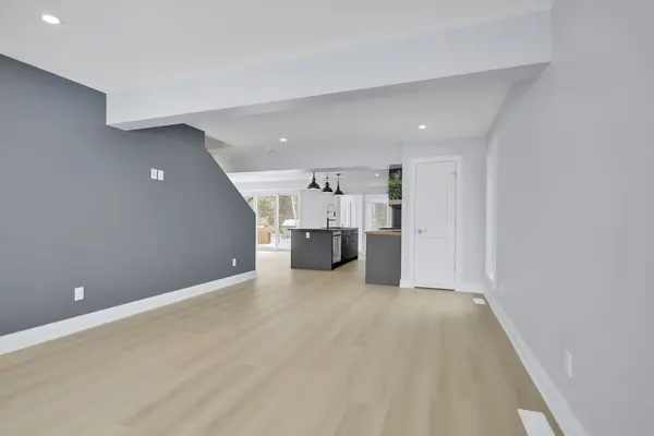 Tanglewood - Grenfell Glen - Pineglen, ON K2G 4A6,9 Brydon CT