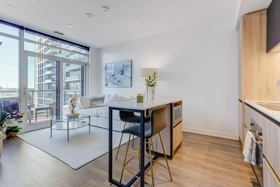 7950 Bathurst ST #624, Vaughan, ON L4J 0L4