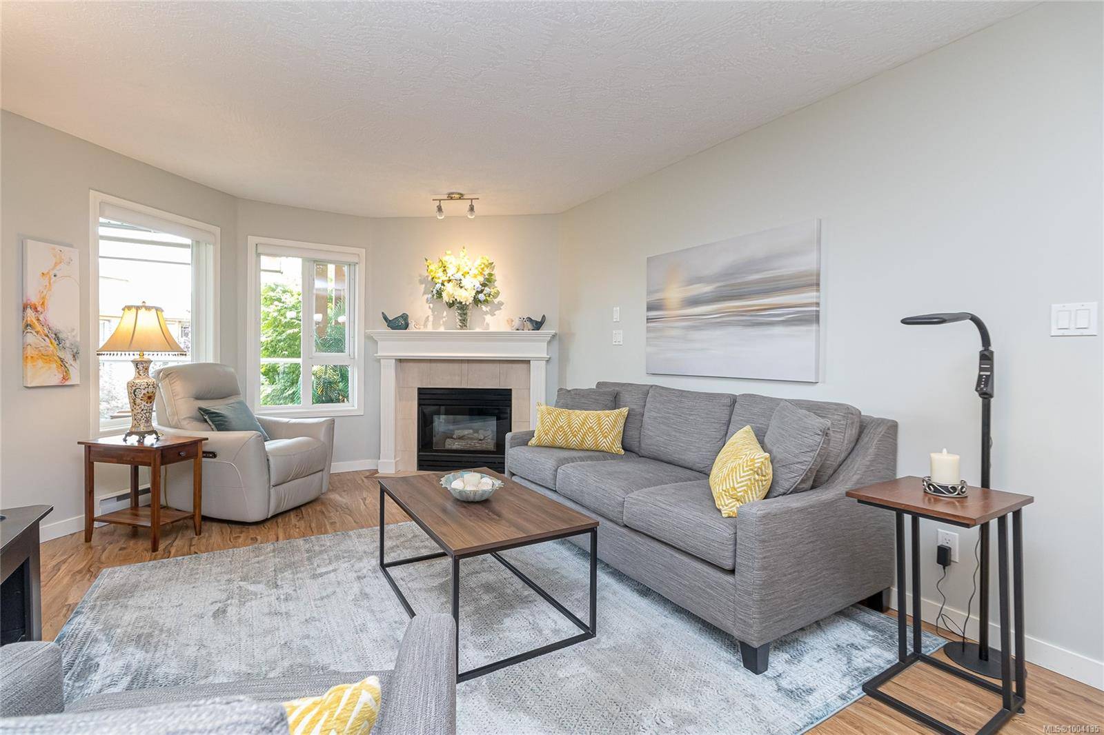 Saanich, BC V8Z 7J2,490 Marsett Pl #311