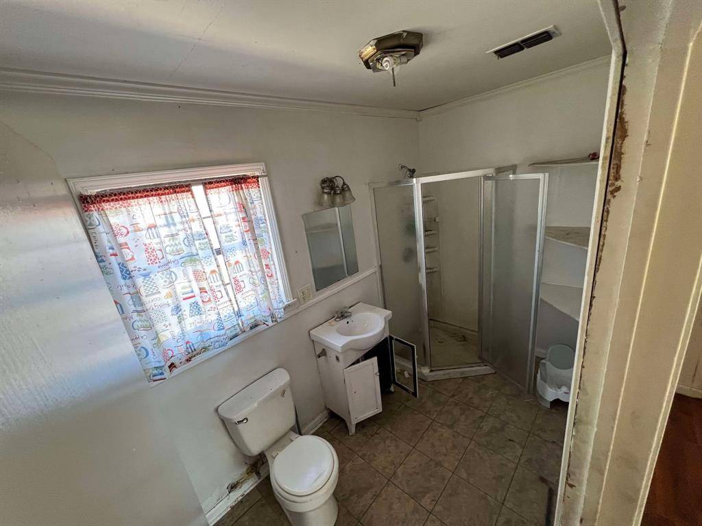 Shreveport, LA 71108,2098 Pinecroft Circle