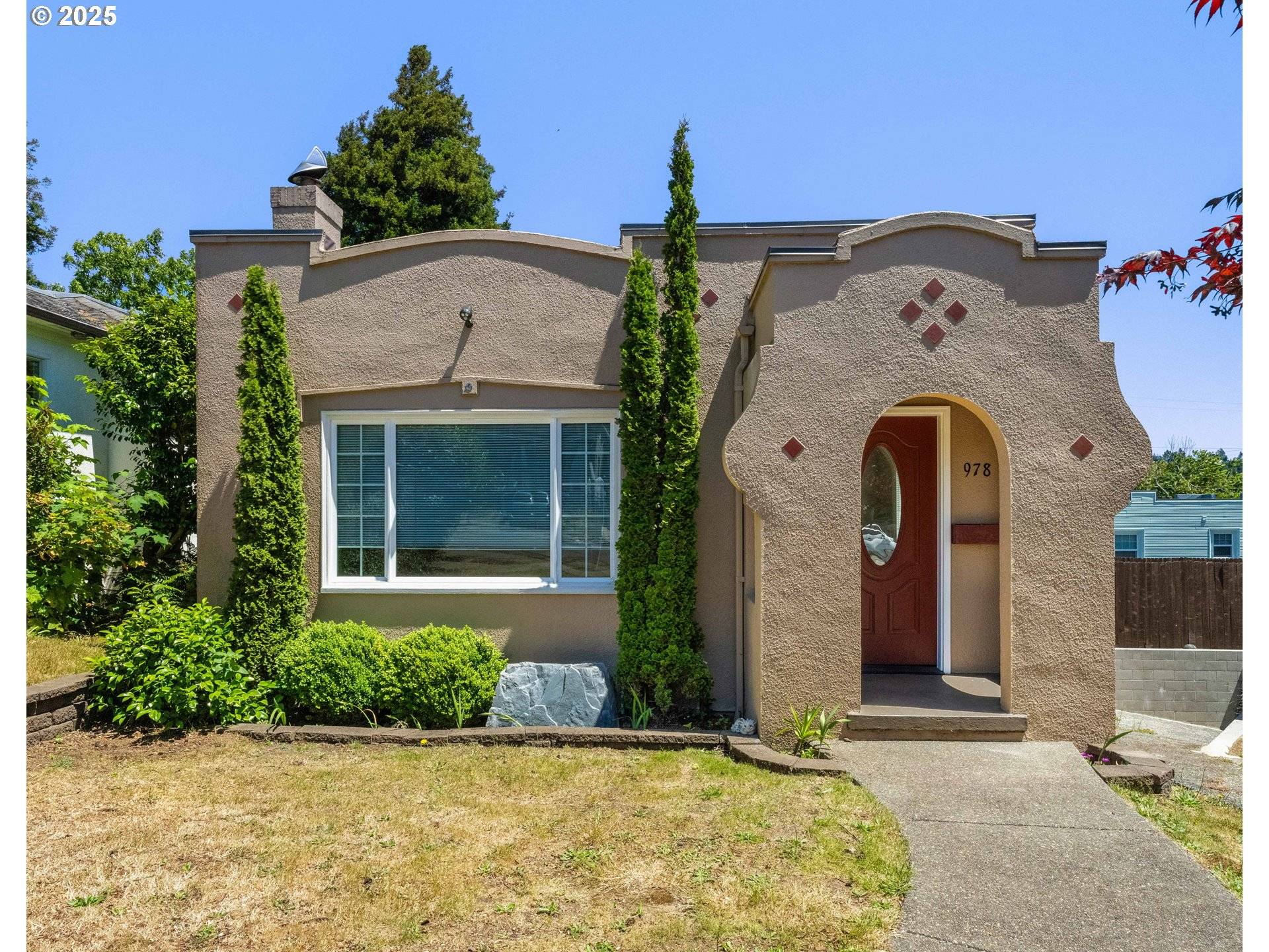 978 S 7th ST, Coos Bay, OR 97420