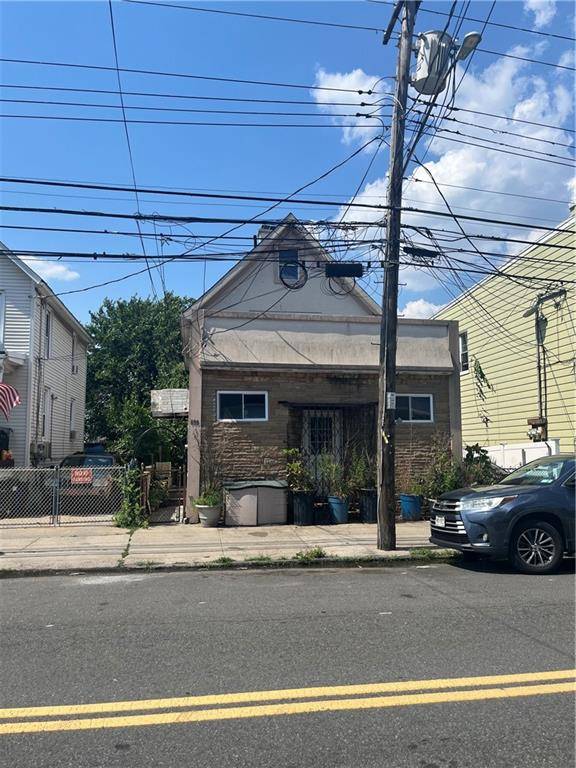 699 Henderson AVE, Staten  Island, NY 10310
