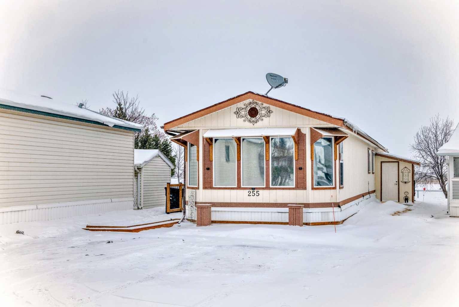 255 Ranchwood LN, Strathmore, AB T1P 1M8